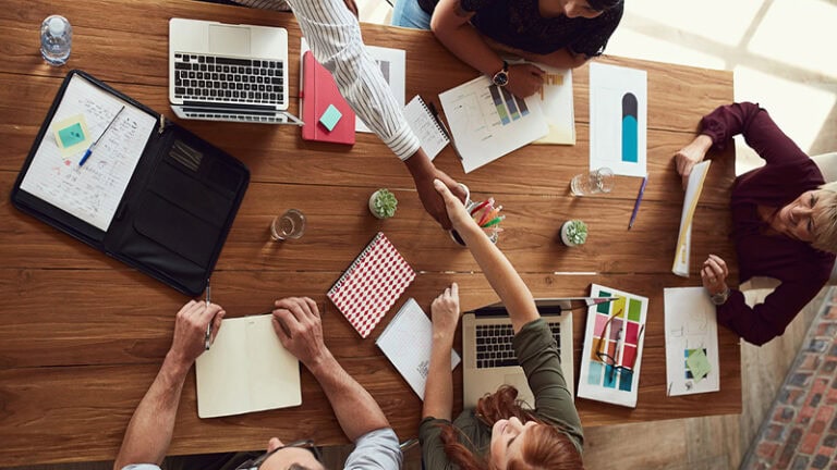 Freelancer or Agency blog- freelancer or Agency understanding the difference when choosing a social media partner